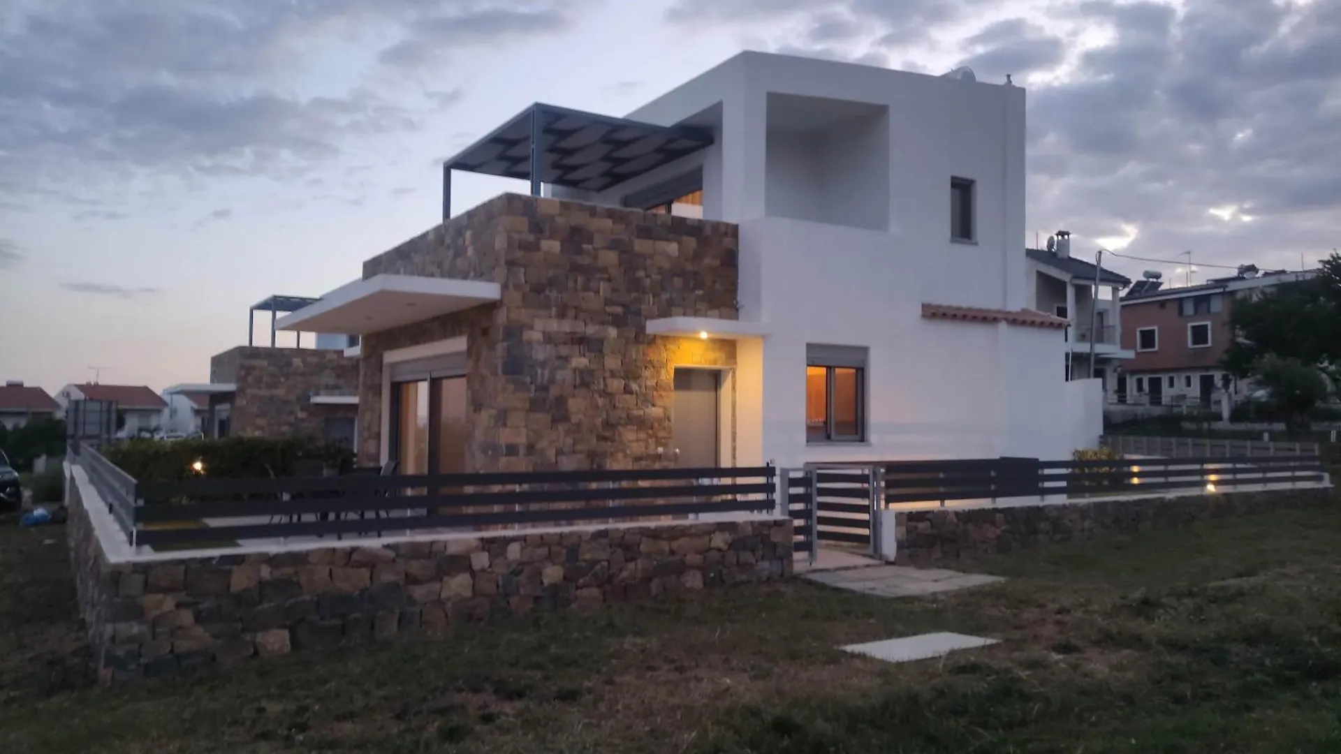 Molineux Luxury Nikiti Villa